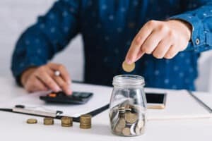 مشاور مالی و مالیاتی و تفاوت آن با حسابدار شرکت